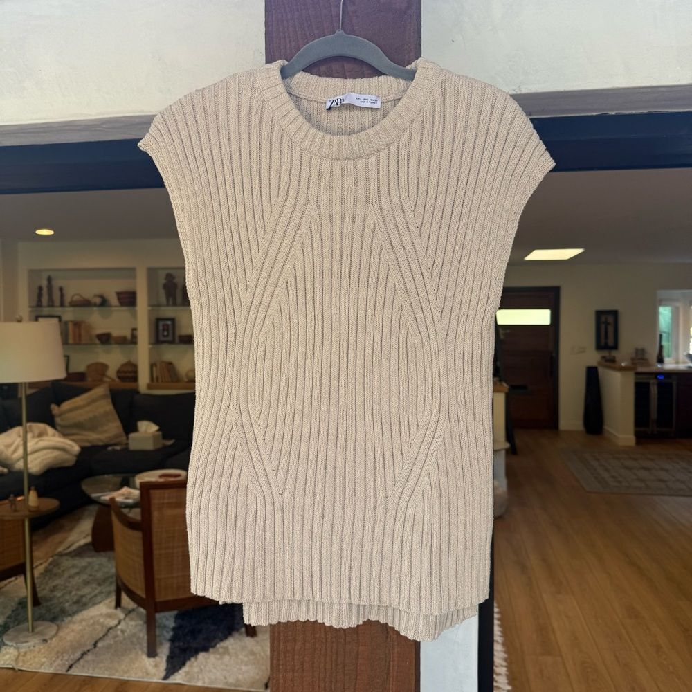 ZARA women’s neutral Beige Knit Sweater vest crew nick size Large